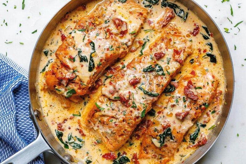 Win Win Food Delicious Healthy Eating for No Fuss Lovers - Salmon Creamy Garlic Tuscan with Spinach and Sun-Dried Tomatoes